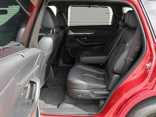 Nový vůz Mazda CX-80 3,3 e-Skyactiv D V6 8AT AWD 254k  Homura červená metalíza Nafta Automatická