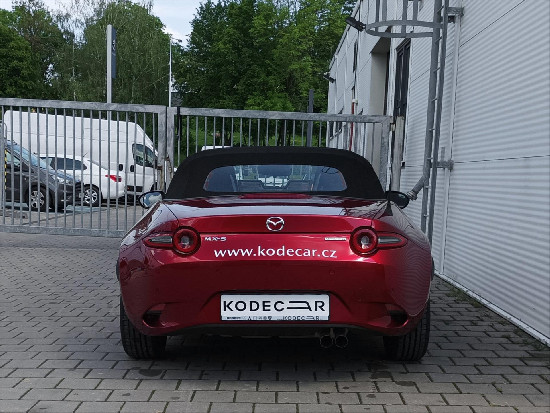 Nový vůz Mazda MX-5 1,5 Prime-Line G132k 6MAN červená metalíza Benzín Manuální
