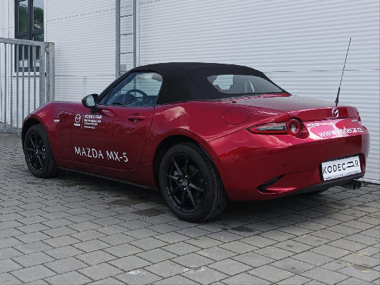 Nový vůz Mazda MX-5 1,5 Prime-Line G132k 6MAN červená metalíza Benzín Manuální