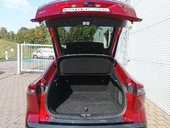 Nový vůz Mazda 6e EV 258k 1AT  Takumi červená metalíza Elektro Automatická