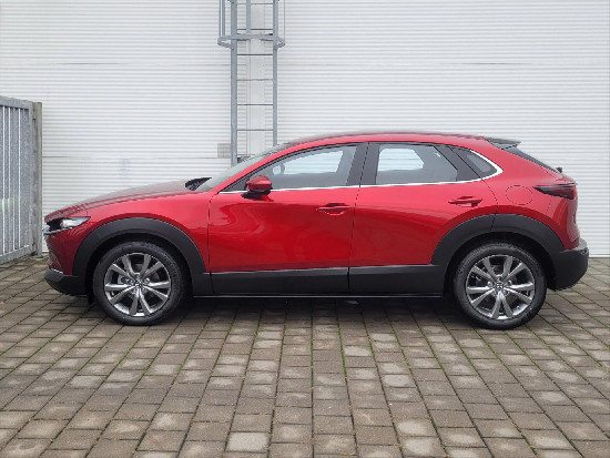 Nový vůz Mazda CX-30 2,5 e-Skyactiv G140k 6MAN 4x2  Centre-line červená metalíza Benzín Manuální