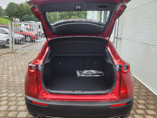 Nový vůz Mazda CX-30 2,5 e-Skyactiv G140k 6MAN 4x2  Centre-line červená metalíza Benzín Manuální