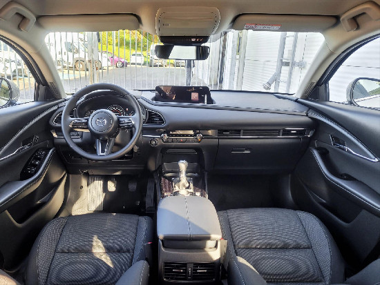 Nový vůz Mazda CX-30 2,5 e-Skyactiv G140k 6MAN 4x2  Centre-line červená metalíza Benzín Manuální