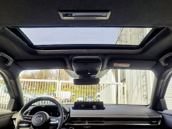 Nový vůz Mazda MX-30 1,0 R-EV 170k AT 4x2  Edition-R černá metalíza hybridní - benzin Automatická