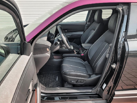 Nový vůz Mazda MX-30 1,0 R-EV 170k AT 4x2  Edition-R černá metalíza hybridní - benzin Automatická