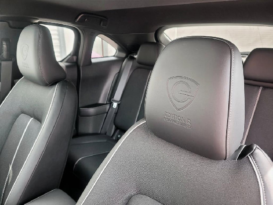 Nový vůz Mazda MX-30 1,0 R-EV 170k AT 4x2  Edition-R černá metalíza hybridní - benzin Automatická