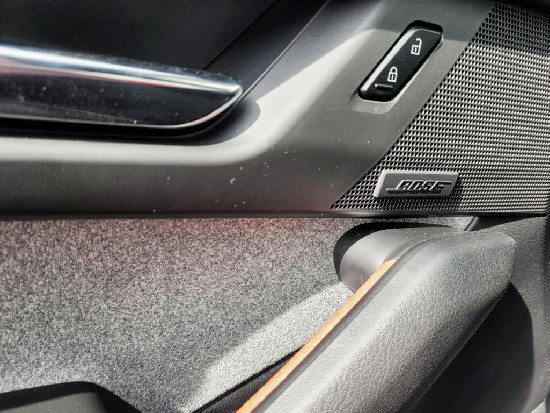 Nový vůz Mazda MX-30 1,0 R-EV 170k AT 4x2  Edition-R černá metalíza hybridní - benzin Automatická