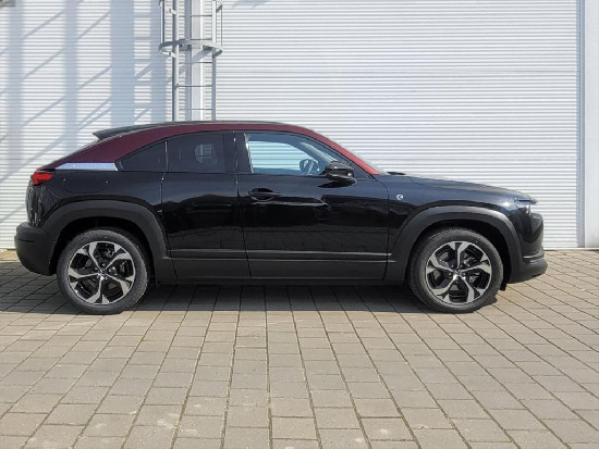 Nový vůz Mazda MX-30 1,0 R-EV 170k AT 4x2  Edition-R černá metalíza hybridní - benzin Automatická