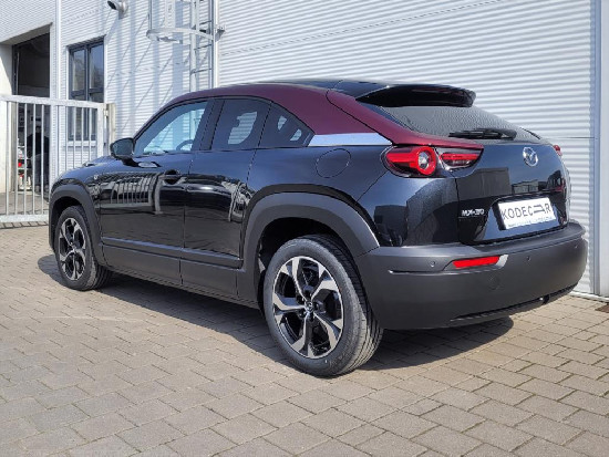 Nový vůz Mazda MX-30 1,0 R-EV 170k AT 4x2  Edition-R černá metalíza hybridní - benzin Automatická