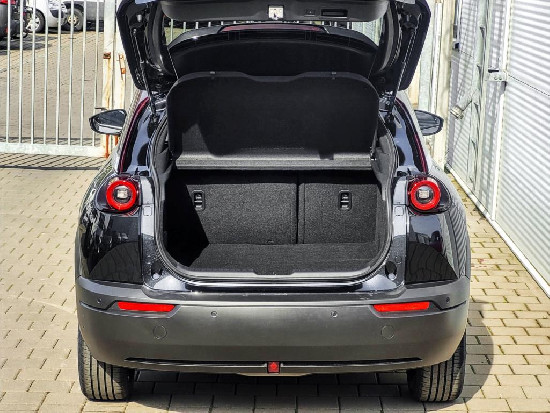 Nový vůz Mazda MX-30 1,0 R-EV 170k AT 4x2  Edition-R černá metalíza hybridní - benzin Automatická