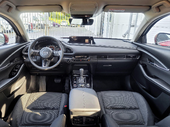 Nový vůz Mazda CX-30 2,5 e-Skyactiv G140k 6MAN 4x2  Centre-line červená metalíza Benzín Manuální