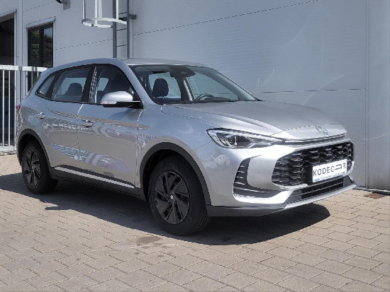 Nový vůz MG ZS 1,5 115k 5MAN 4x2  Excite stříbrná metalíza Benzín Manuální