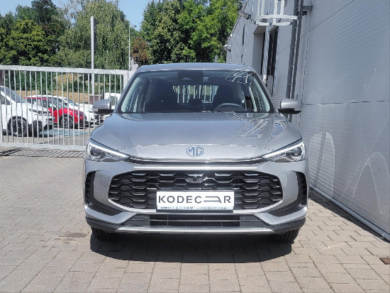 Nový vůz MG ZS 1,5 115k 5MAN 4x2  Excite stříbrná metalíza Benzín Manuální