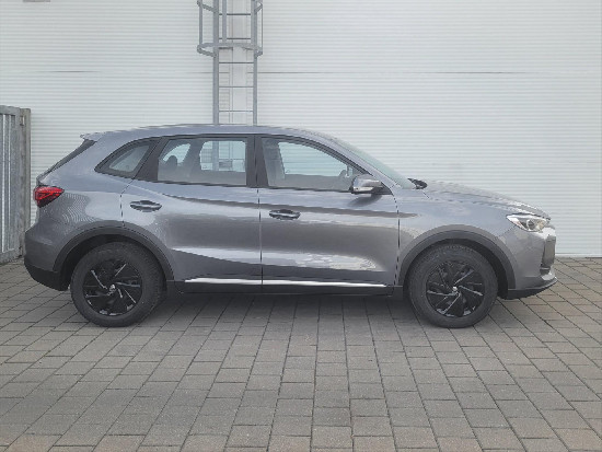 Nový vůz MG ZS 1,5 Excite 116k 5MAN světle šedá metalíza Benzín Manuální