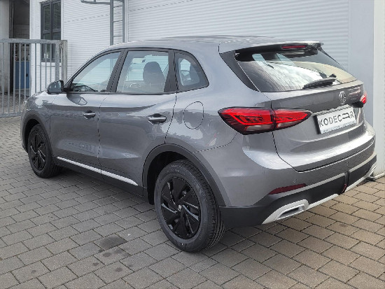 Nový vůz MG ZS 1,5 Excite 116k 5MAN světle šedá metalíza Benzín Manuální