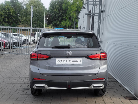 Nový vůz MG ZS 1,5 Excite 116k 5MAN světle šedá metalíza Benzín Manuální