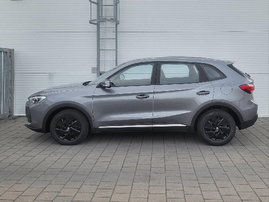 Nový vůz MG ZS 1,5 Excite 116k 5MAN světle šedá metalíza Benzín Manuální