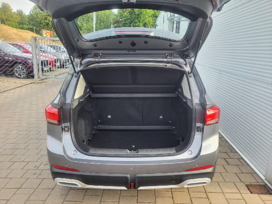 Nový vůz MG ZS 1,5 Excite 116k 5MAN světle šedá metalíza Benzín Manuální