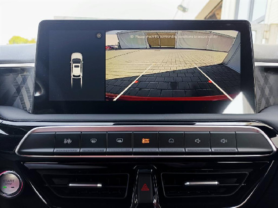 Nový vůz MG MG3 1,5 Hybrid+ 195k AT 4x2 100kW+75kW Emotion červená metalíza hybridní - benzin Automatická