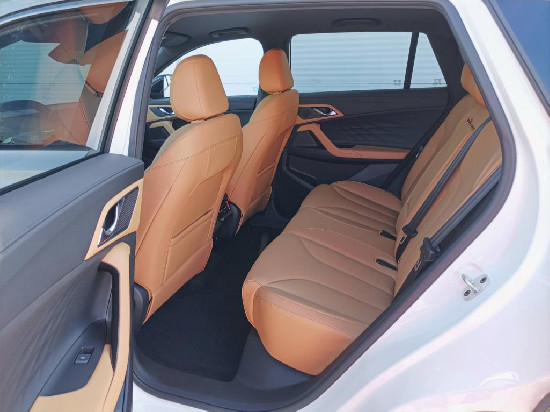 Nový vůz MG HS 1,5 TGI 7AT 170k  Exclusive bílá metalíza Benzín Automatická