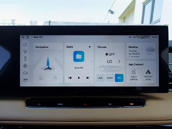 Nový vůz MG HS 1,5 TGI 7AT 170k  Exclusive bílá metalíza Benzín Automatická