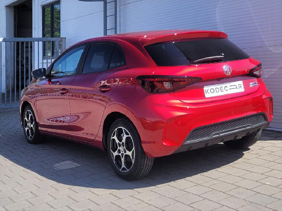 Nový vůz MG MG3 1,5 Exclusive Hybrid+ 195k AT 100kW+75kW červená metalíza hybridní - benzin Automatická