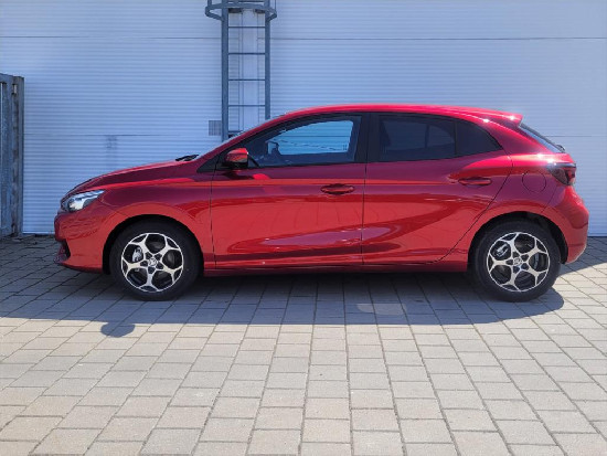 Nový vůz MG MG3 1,5 Exclusive Hybrid+ 195k AT 100kW+75kW červená metalíza hybridní - benzin Automatická