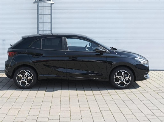 Nový vůz MG MG3 1,5 Hybrid+ 195k AT 4x2 100kW+75kW Exclusive černá metalíza hybridní - benzin Automatická