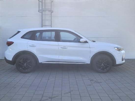 Nový vůz MG ZS 1,5 115k 5MAN 4x2  Excite bílá Benzín Manuální