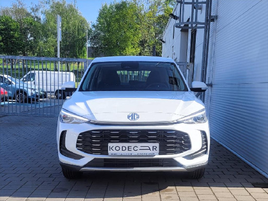Nový vůz MG ZS 1,5 Excite 115k 5MAN bílá Benzín Manuální