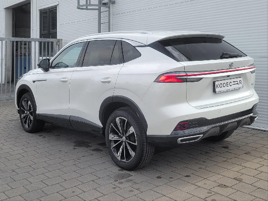 Nový vůz MG HS 1,5 TGI 7AT 170k  Emotion bílá metalíza Benzín Automatická