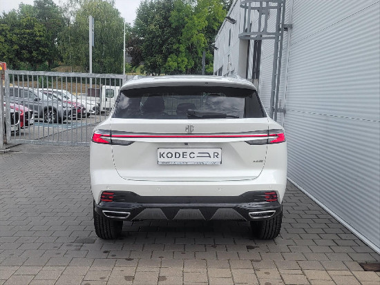 Nový vůz MG HS 1,5 TGI 7AT 170k  Emotion bílá metalíza Benzín Automatická