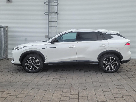 Nový vůz MG HS 1,5 TGI 7AT 170k  Emotion bílá metalíza Benzín Automatická