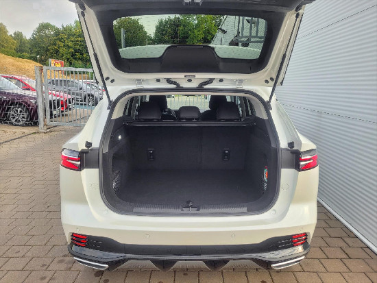 Nový vůz MG HS 1,5 TGI 7AT 170k  Emotion bílá metalíza Benzín Automatická