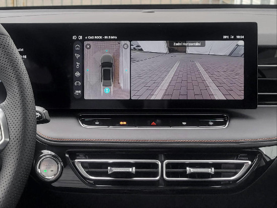 Nový vůz MG HS 1,5 Exclusive PHEV 2AT 272k bílá metalíza hybridní - benzin Automatická