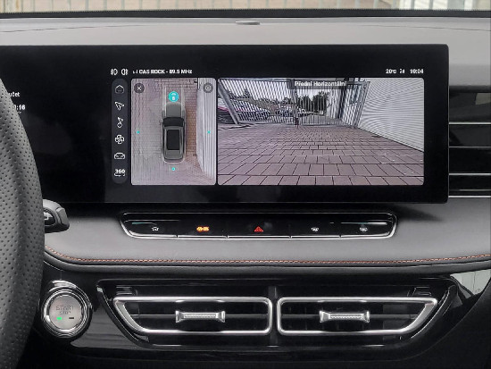 Nový vůz MG HS 1,5 Exclusive PHEV 2AT 272k bílá metalíza hybridní - benzin Automatická