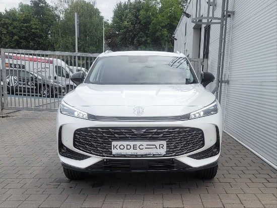 Nový vůz MG HS 1,5 Exclusive PHEV 2AT 272k bílá metalíza hybridní - benzin Automatická