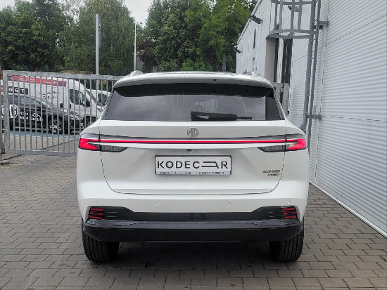 Nový vůz MG HS 1,5 Exclusive PHEV 2AT 272k bílá metalíza hybridní - benzin Automatická