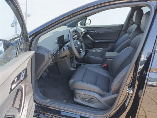 Nový vůz MG MG4 EV 77kWh 245k 1AT 4x2  Exclusive černá metalíza Elektro Automatická