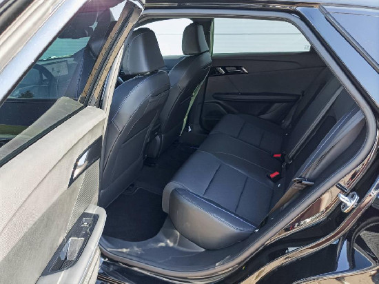 Nový vůz MG MG4 EV 77kWh 245k 1AT 4x2  Exclusive černá metalíza Elektro Automatická