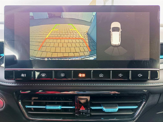 Nový vůz MG MG5 EV 156k 1AT 4x2  Excite černá metalíza Elektro Automatická