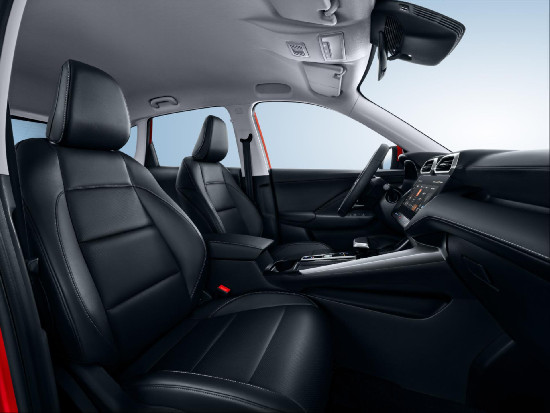 Nový vůz MG ZS 1,5 HEV 198k 3AT  Exclusive červená metalíza hybridní - benzin Automatická
