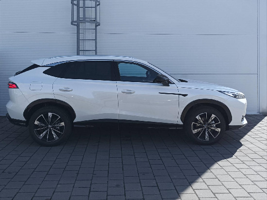 Nový vůz MG HS 1,5 TGI 7AT 170k  Exclusive bílá metalíza Benzín Automatická