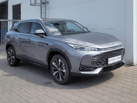 Nový vůz MG HS 1,5 Exclusive TGI 7AT 170k světle šedá metalíza Benzín Automatická