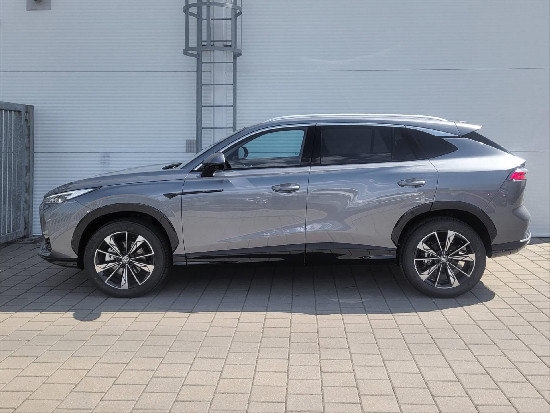 Nový vůz MG HS 1,5 TGI 7AT 170k  Exclusive světle šedá metalíza Benzín Automatická