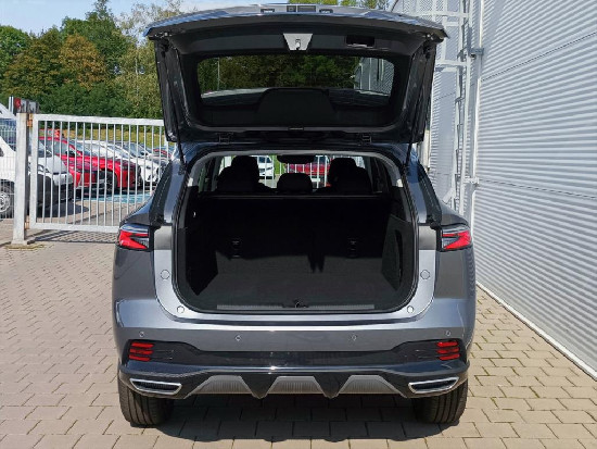 Nový vůz MG HS 1,5 TGI 7AT 170k  Emotion šedá metalíza Benzín Automatická