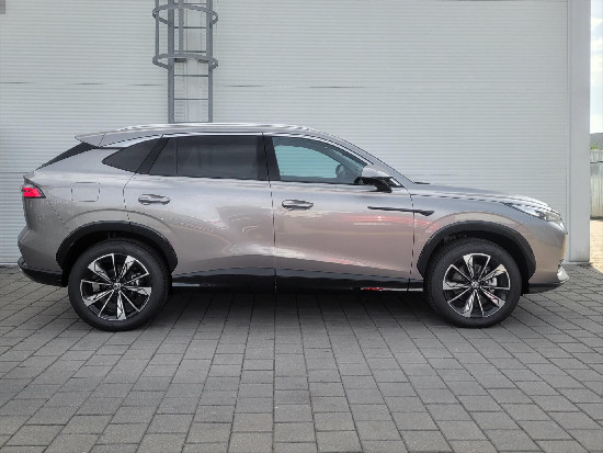 Nový vůz MG HS 1,5 Emotion TGI 7AT 170k světle šedá metalíza Benzín Automatická