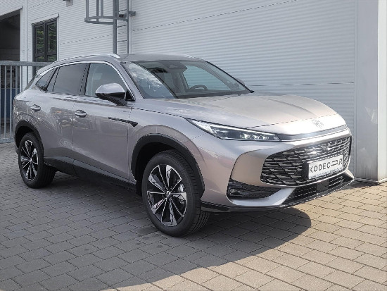 Nový vůz MG HS 1,5 TGI 7AT 170k  Emotion světle šedá metalíza Benzín Automatická