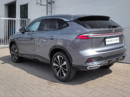 Nový vůz MG HS 1,5 TGI 6MAN 170k  Emotion šedá metalíza Benzín Manuální