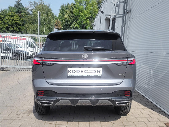 Nový vůz MG HS 1,5 TGI 6MAN 170k  Emotion šedá metalíza Benzín Manuální